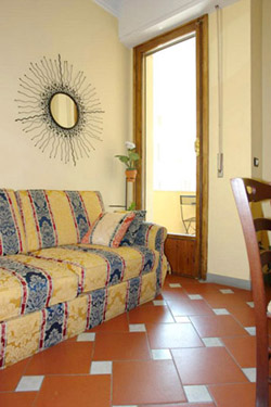 Apartments Florence Italy: Living room with bed-sofa of Bonciani Apartment