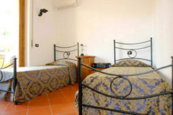 Apartments Florence Italy: Bedroom with two single beds of Bonciani Apartment